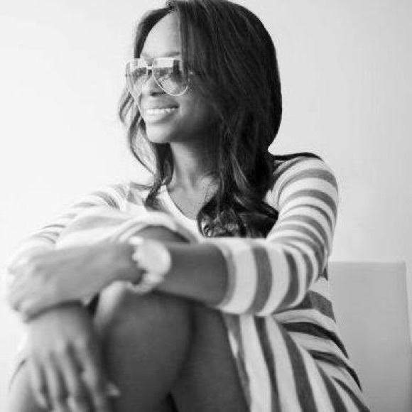 Meet your Posher, Nikky - Picture 2 of 8